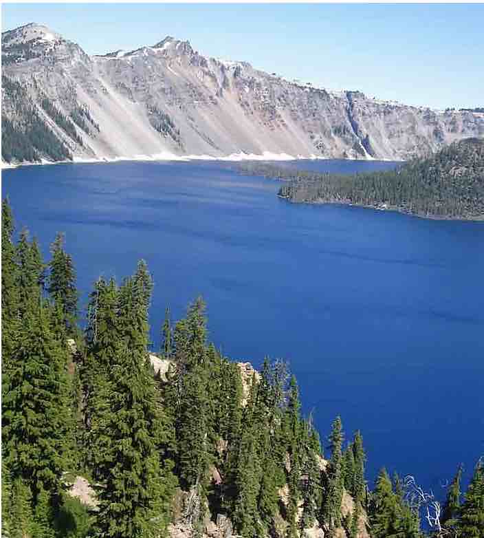 Crater Lake National Park in Oregon