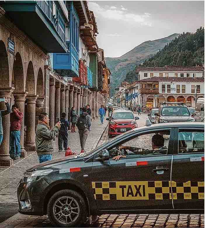 How to Take Buses and Taxis in Peru
