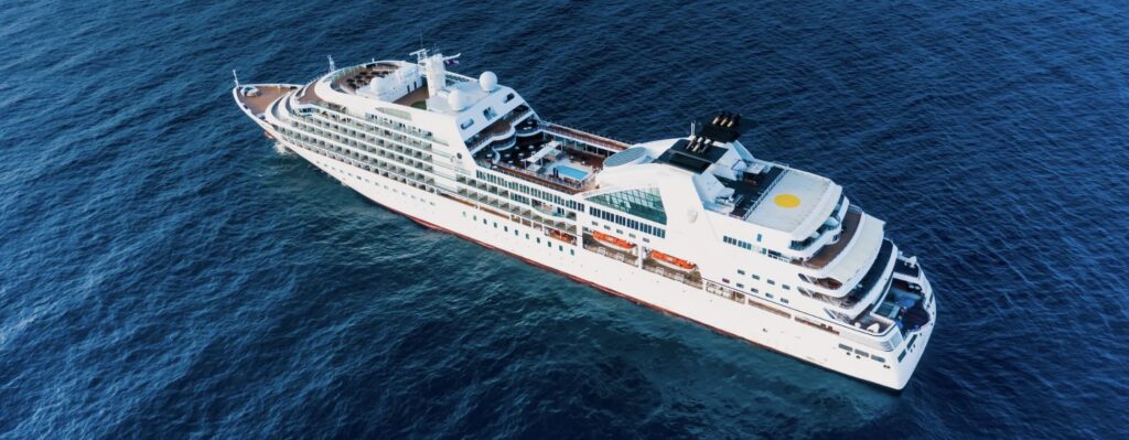 cruise ship